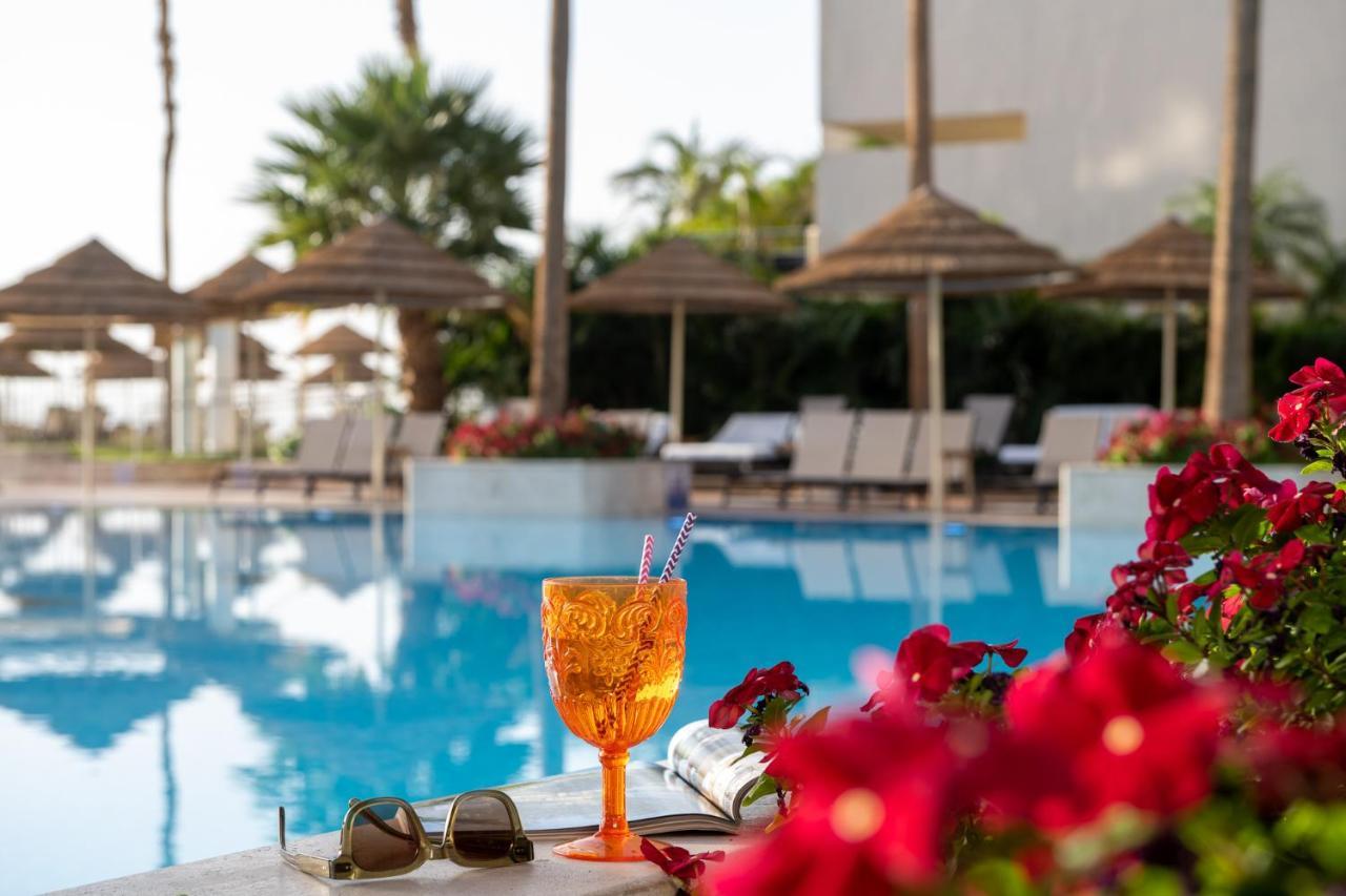 Aria Eilat Exterior foto A glass of Aperol Spritz