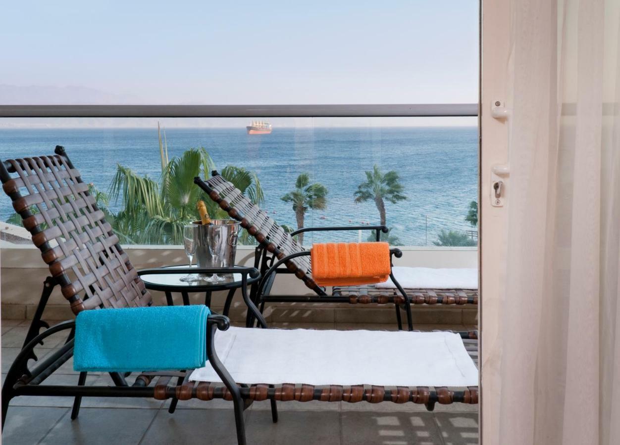Aria Eilat Exterior foto A balcony at a hotel